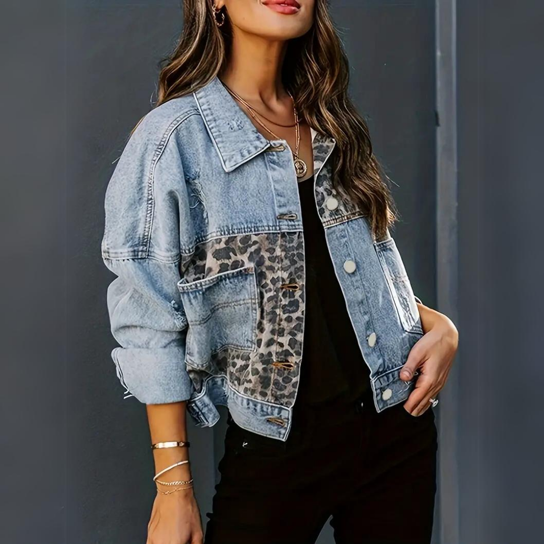 Damen Jeansjacke mit Knopfleiste und Leopardenmuster | Übergroß