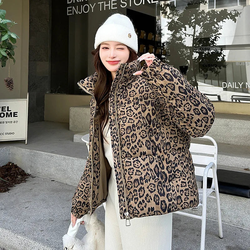 Damen-Steppjacke mit Leopardenmuster | Stehkragen