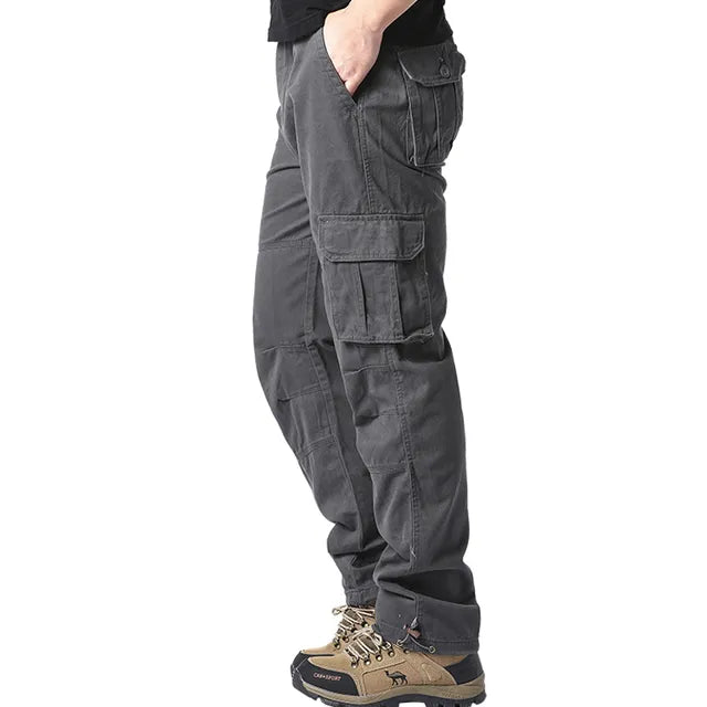 Lässige cargohose mit großen praktischen taschen