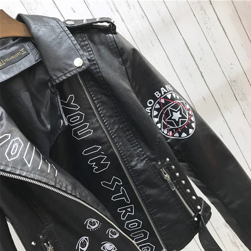 Motorradjacke mit Aufdruck und Nieten für Damen | Trendig