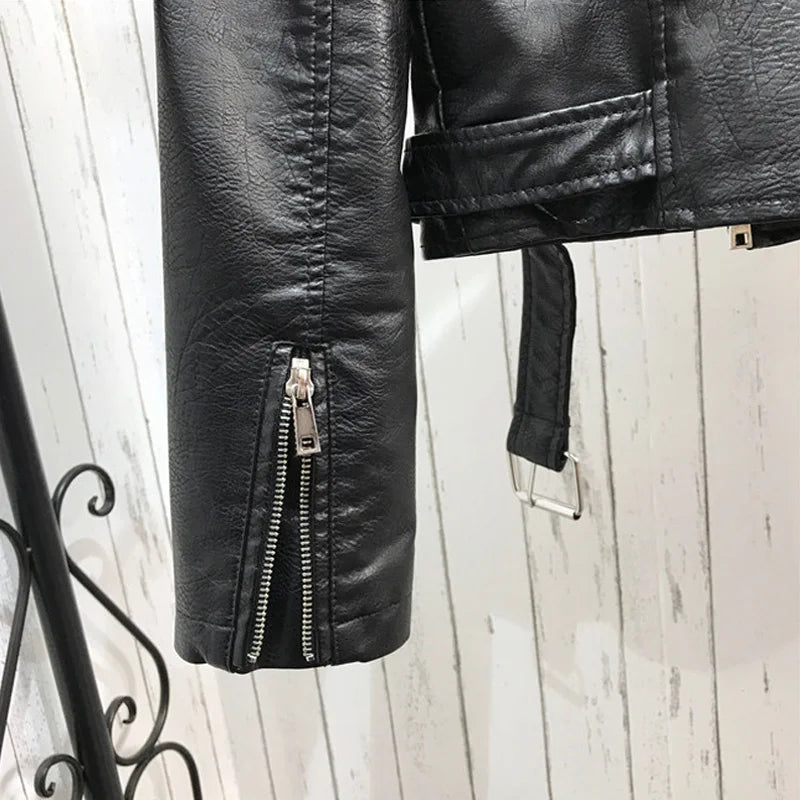Motorradjacke mit Aufdruck und Nieten für Damen | Trendig