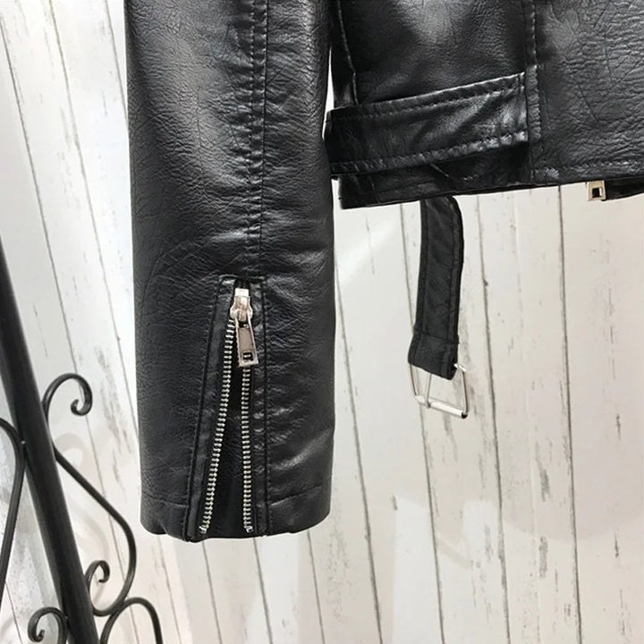 Motorradjacke mit Aufdruck und Nieten für Damen | Trendig