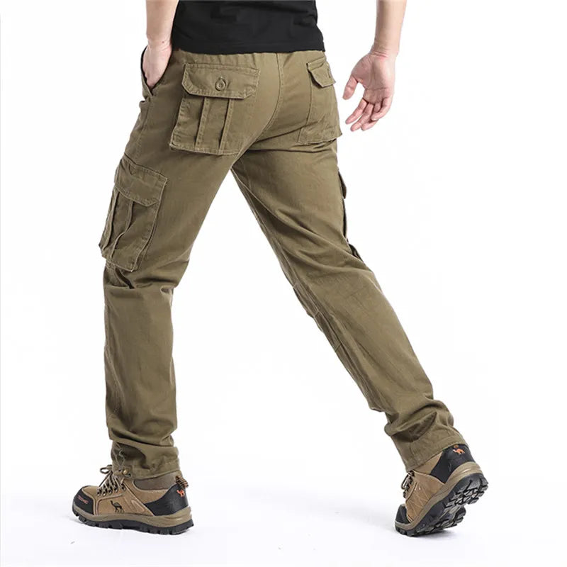 Lässige cargohose mit großen praktischen taschen
