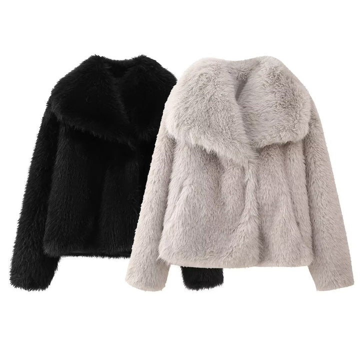 Kurze Felljacke mit Kragen für Damen | Modisch