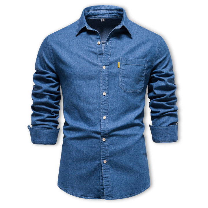 Modisches Herrenhemd im Denim-Stil