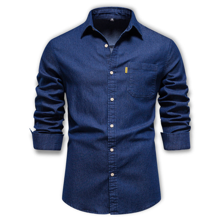 Modisches Herrenhemd im Denim-Stil
