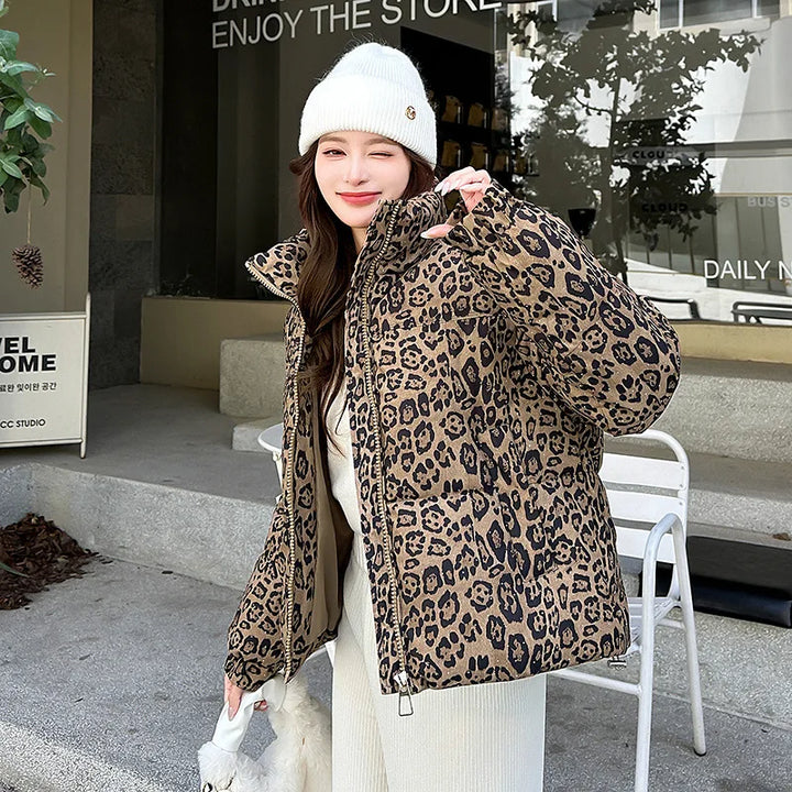 Damen-Steppjacke mit Leopardenmuster | Stehkragen