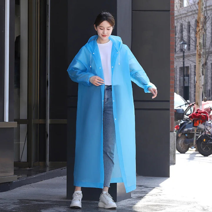 Modische Regenjacke für Damen | Zugeknöpft