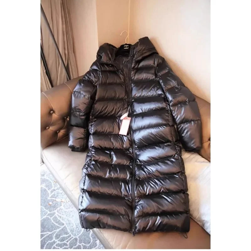 Glänzender Daunen Jacke mit Kapuze für Damen | Modern