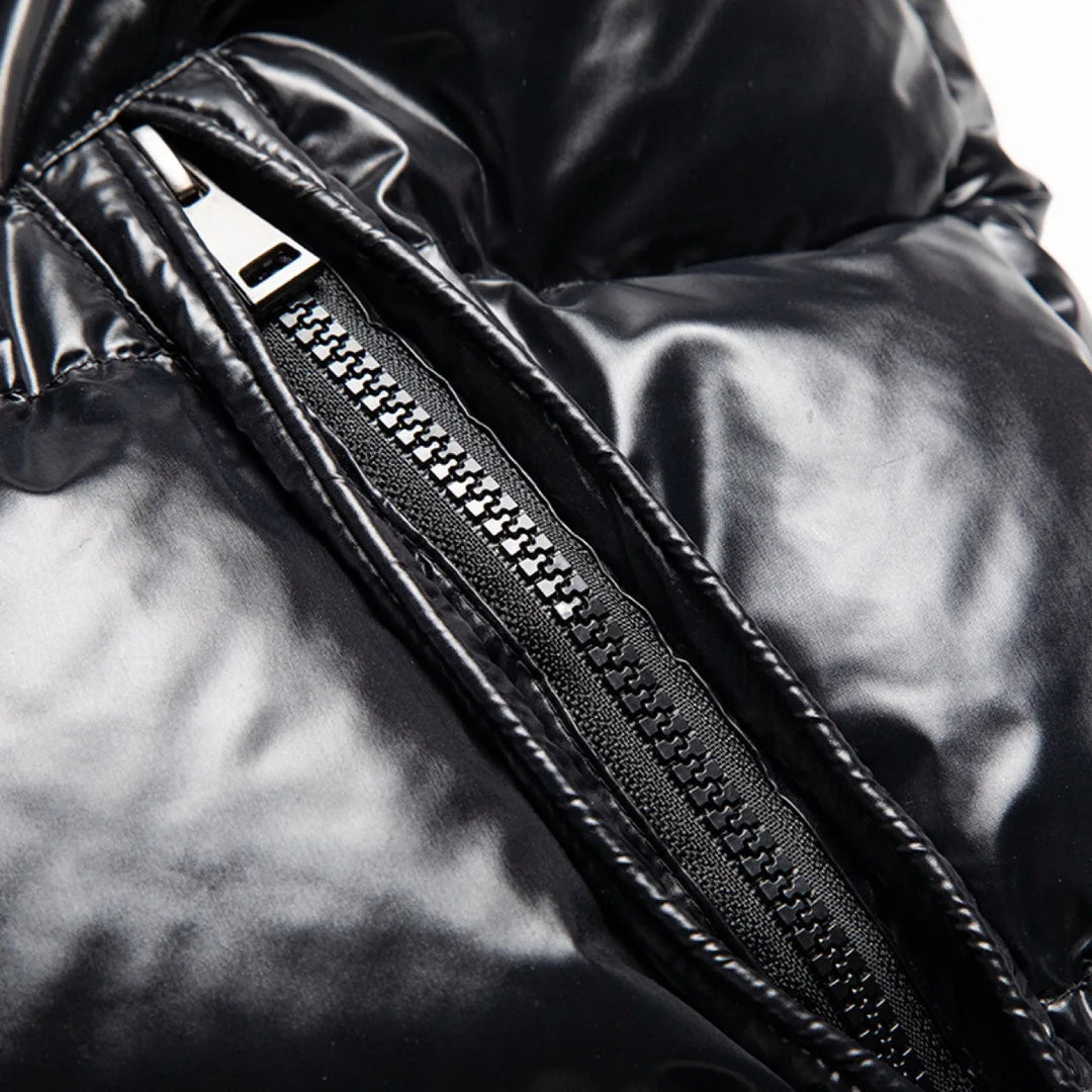 Glänzende Daunen Jacke mit Kapuze für Herren | Lässig