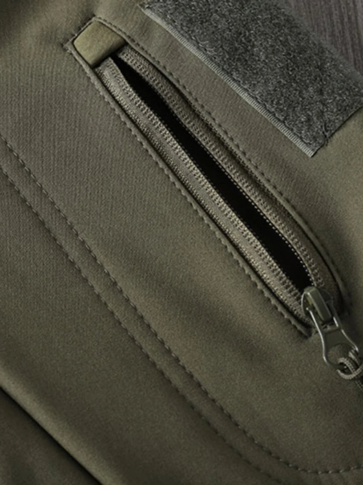 Taktische Softshell Jacke mit Kapuze für Herren | Zeitlos