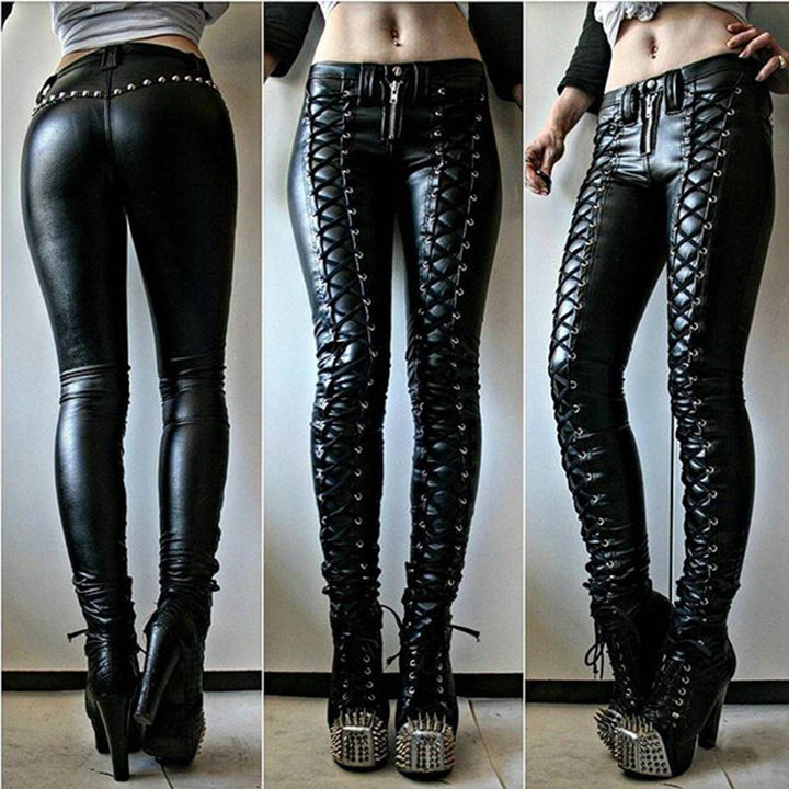 Damenhose im lederlook mit schnürdetails