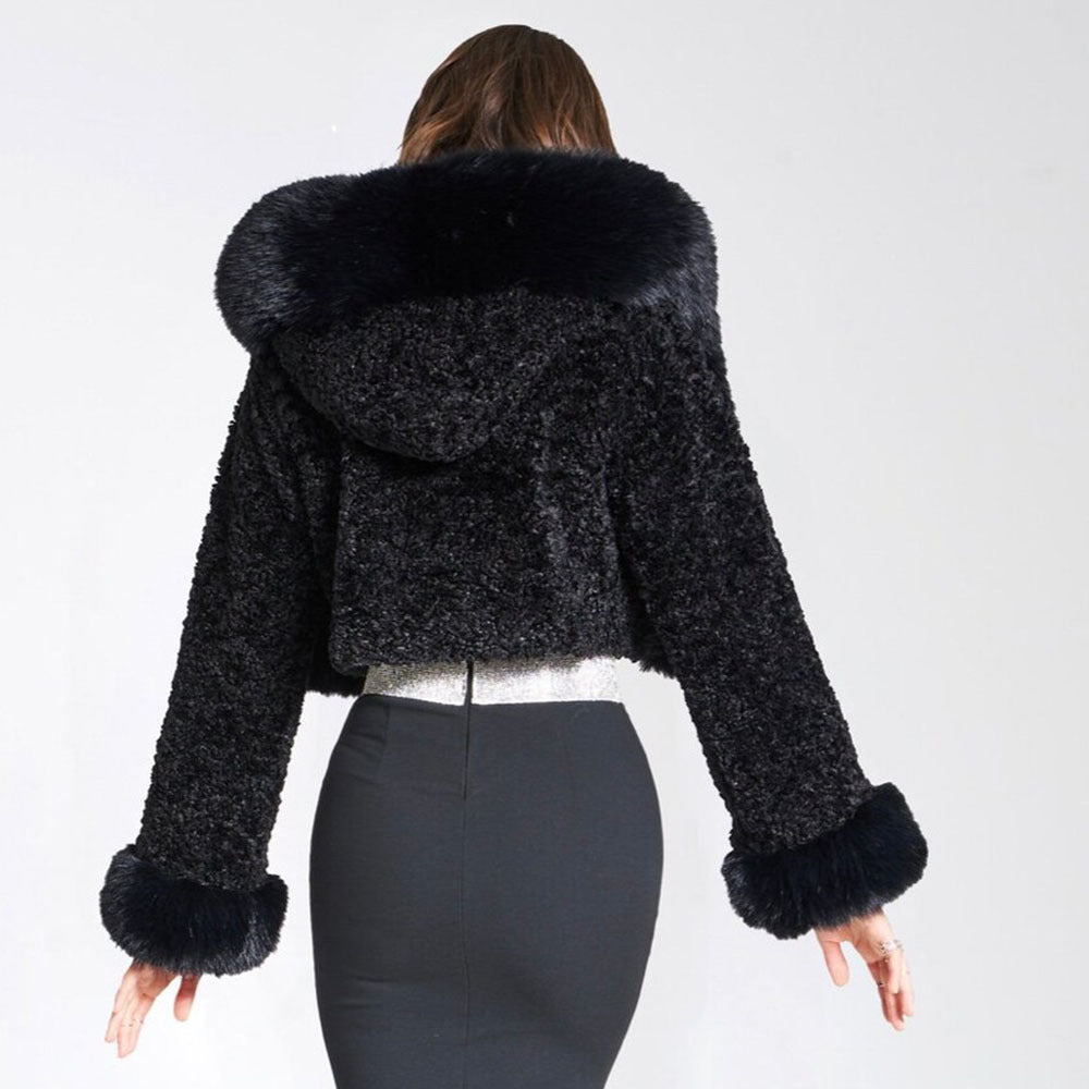 Kurze Felljacke mit Kragen für Damen | Zeitlos