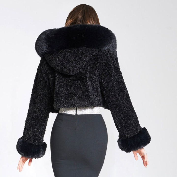 Kurze Felljacke mit Kragen für Damen | Zeitlos