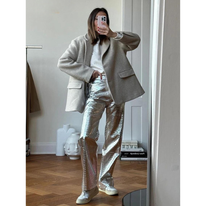 Elegante glänzende hose mit geradem bein