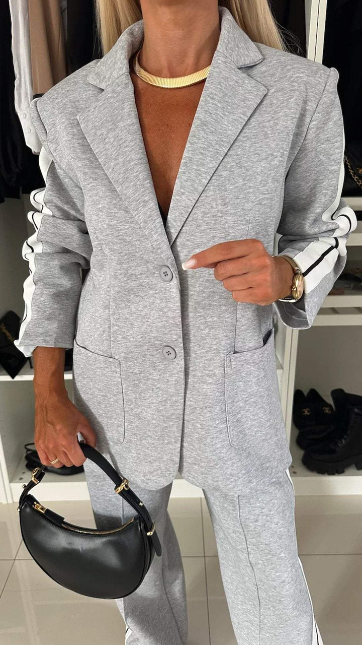 Modernes elegantes zweiteiliges anzug-set