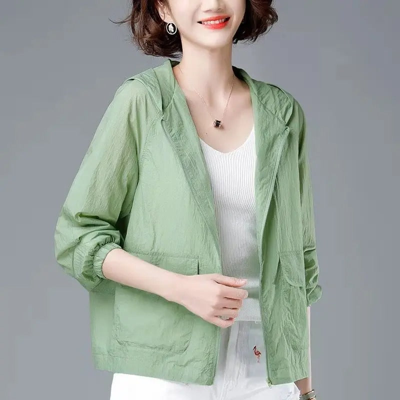 Leichte sommerjacke mit kapuze