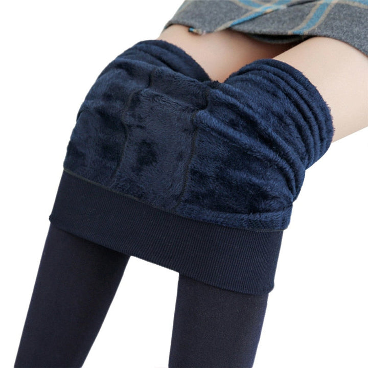Warme gemütliche winterleggings mit thermofutter