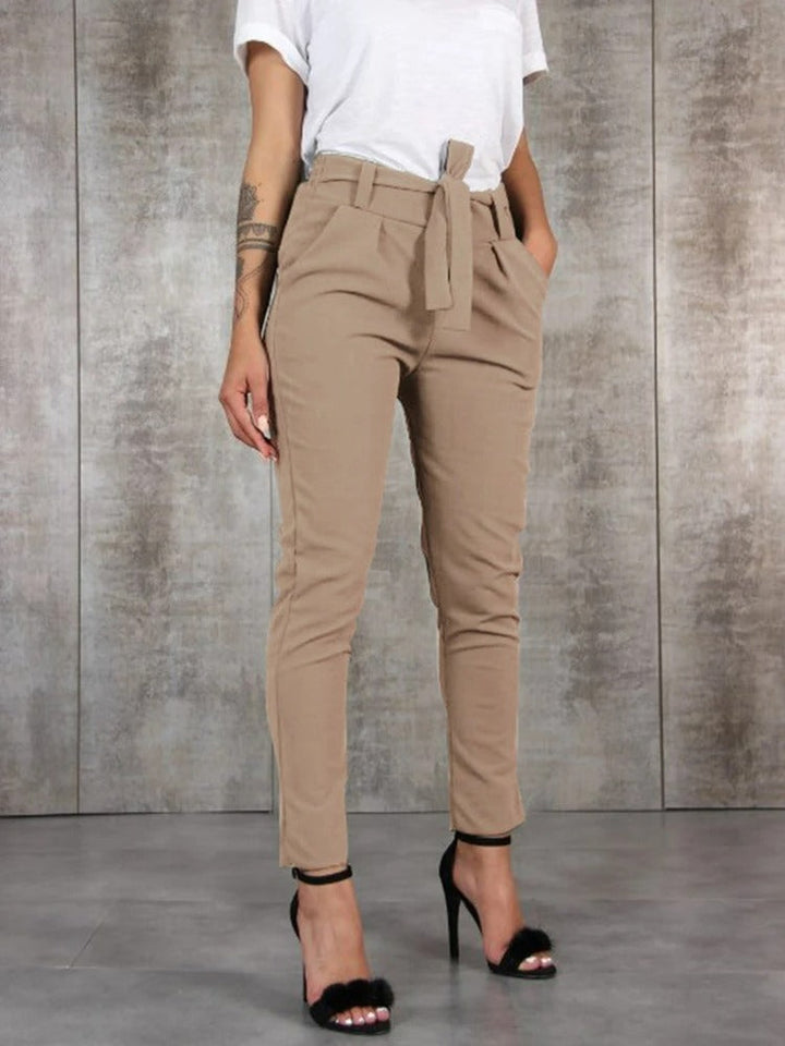 Damen schlank geschnittene hose mit bindegürtel
